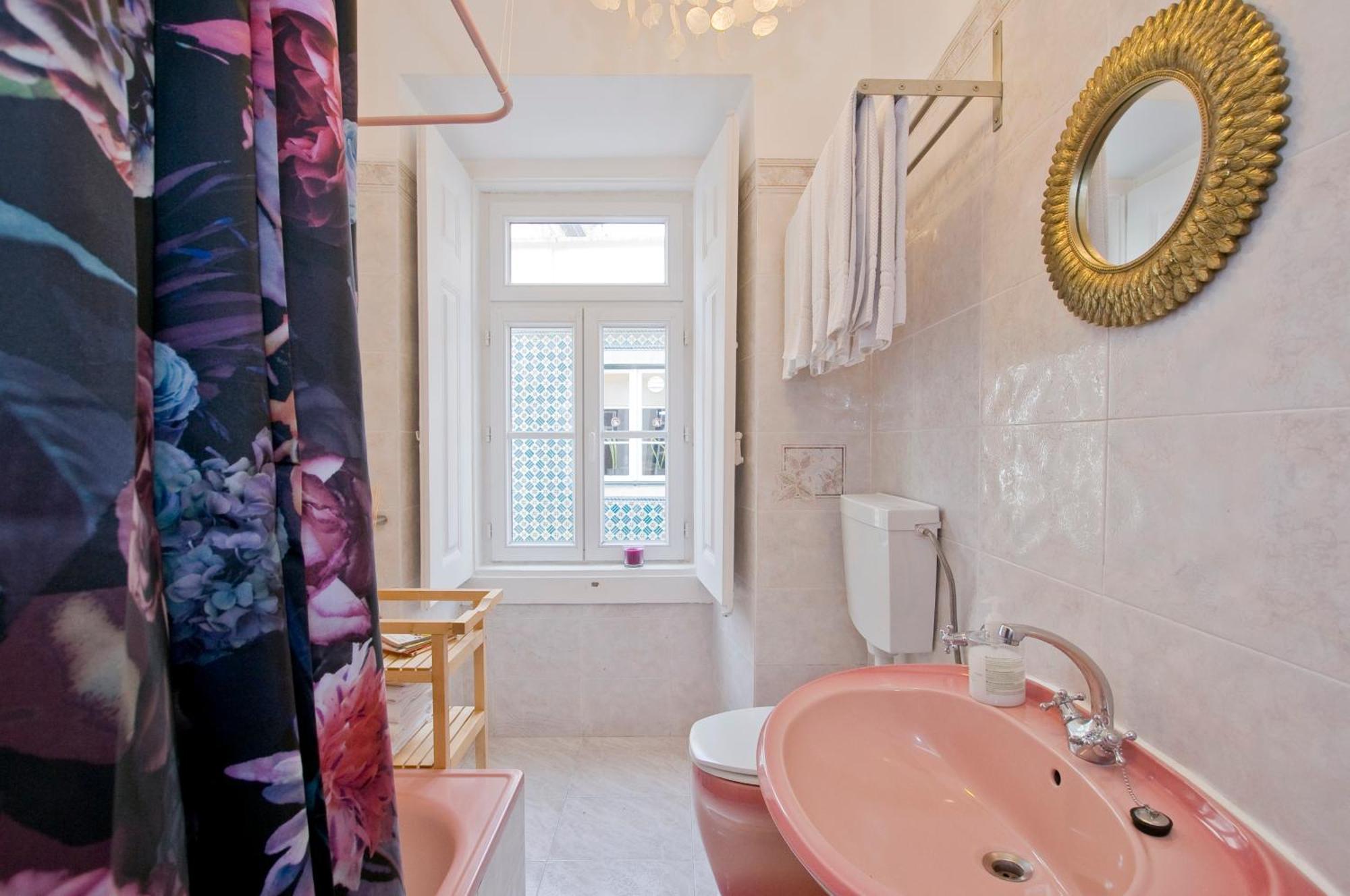B1 Bairro Alto - Bica Spacious Bright Apartment *