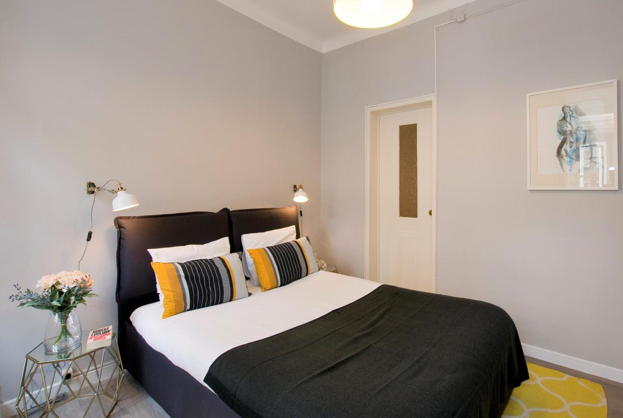 B1 Bairro Alto - Bica Spacious Bright Apartment Lisbon