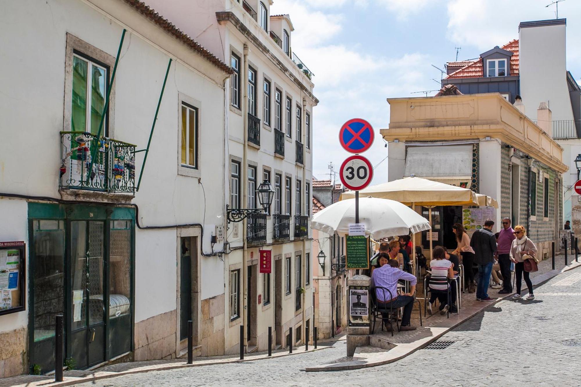 Apartment B1 Bairro Alto - Bica Spacious Bright